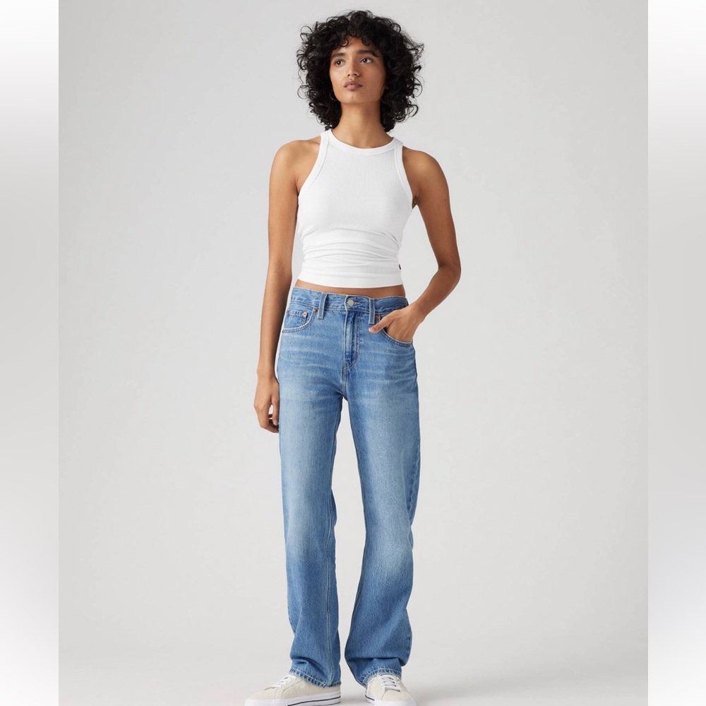 Levi’s NWT - Low Pro Lightweight Women’s Jeans in “Rough Diamond” 28Wx27L